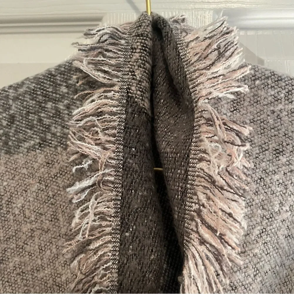 NWT Poncho Gray and Cream